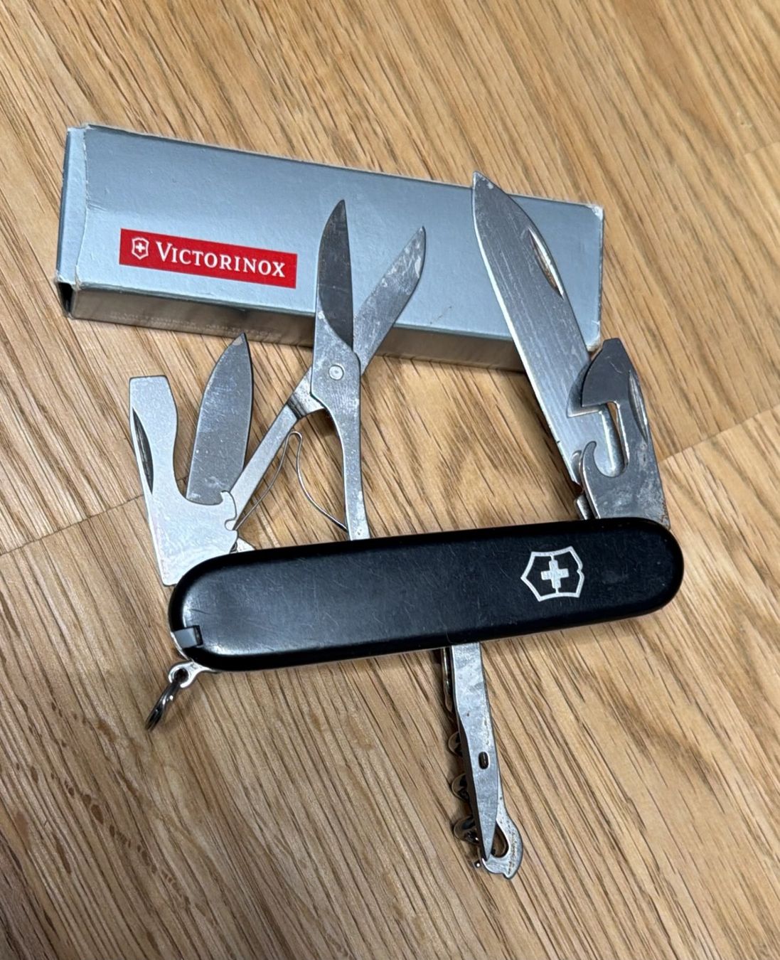 Victorinox Taschenmesser: VICTORINOX SACKMESSER UBS – Gebraucht aus Zürich von Frei-Occasionen