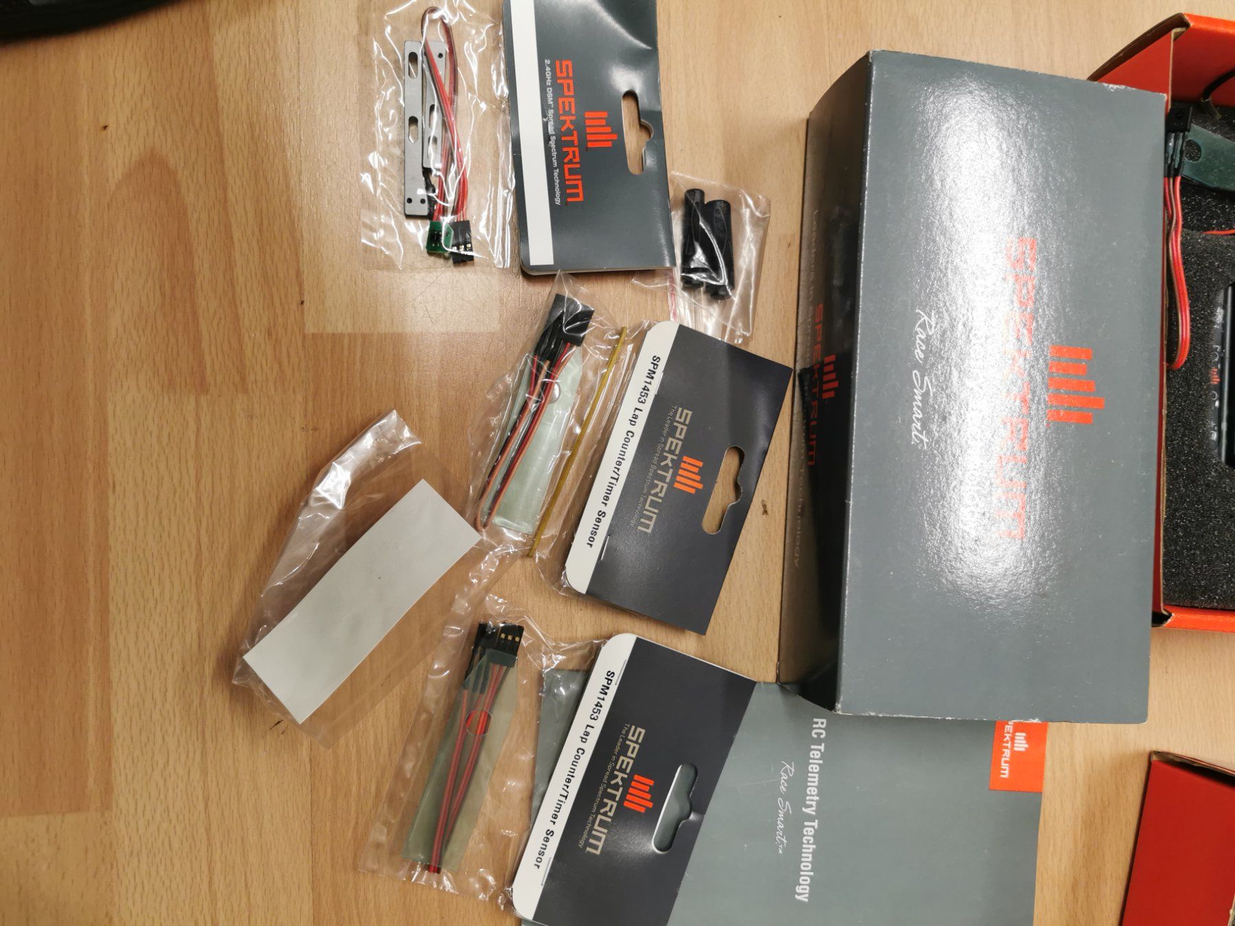 Spektrum Telecomandi: Spektrum Telemetrie Combo Pack & Lap Timing Trigger Neu! – Usato da Niederlenz venduto da Chevy_V8 4