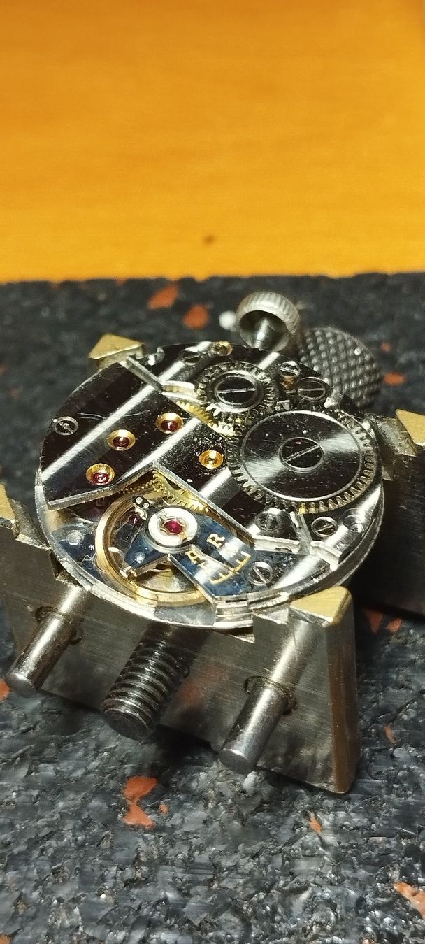 Orologi: montre années 40 – Usato da La Chaux-de-Fonds venduto da jac_9llg 9