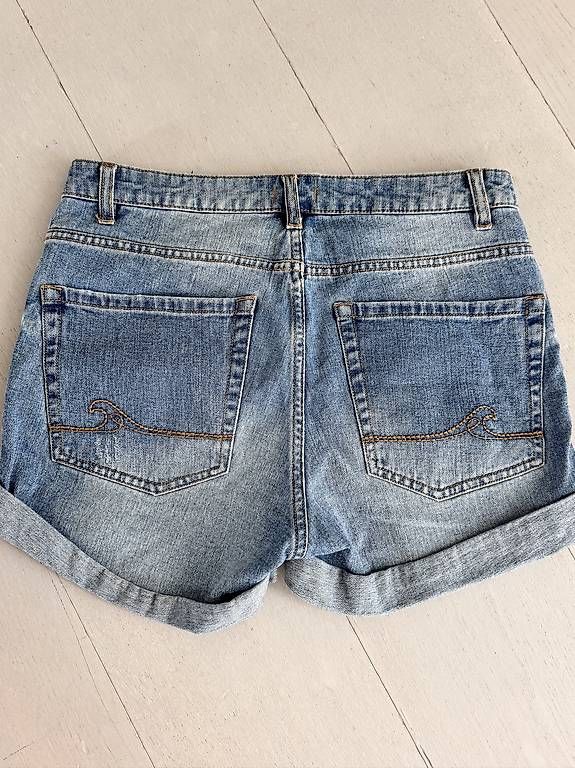 Jeans: Romy Jeans Shorts Grösse 26 – Usato da Kilchberg ZH venduto da sporty_alex 1