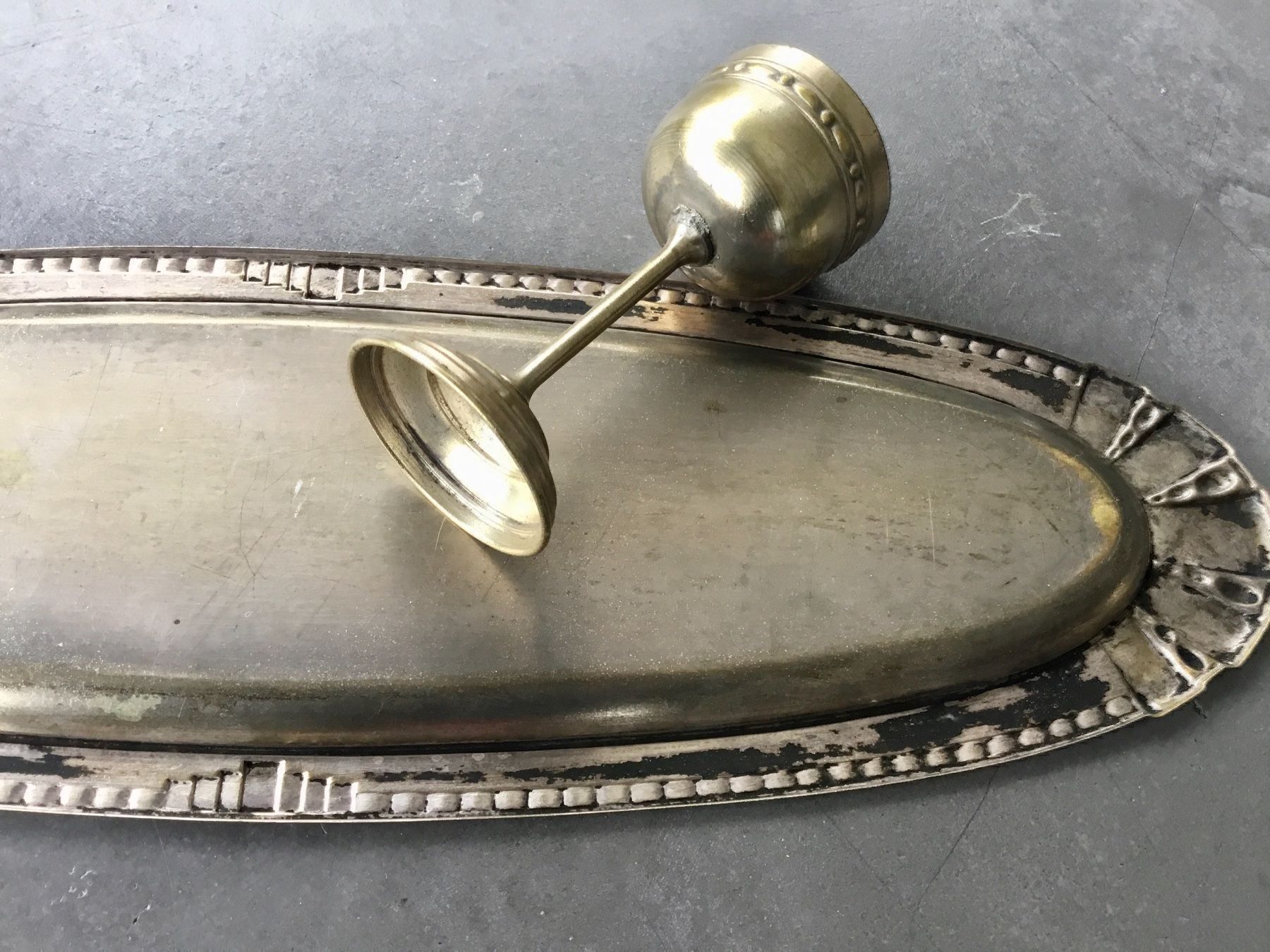 Piatti di portata: Tablett mit Likörbechern antik – Usato da Eggersriet venduto da Wiese61 2