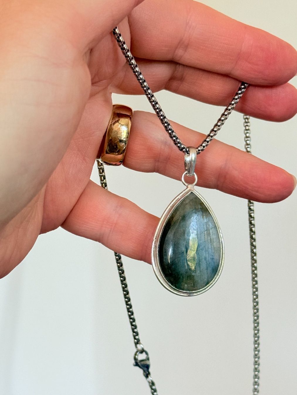 Catenine: Collier pendentif goutte labradorite – Nuovo e nell'imballaggio originale da Genève venduto da AWWA 1