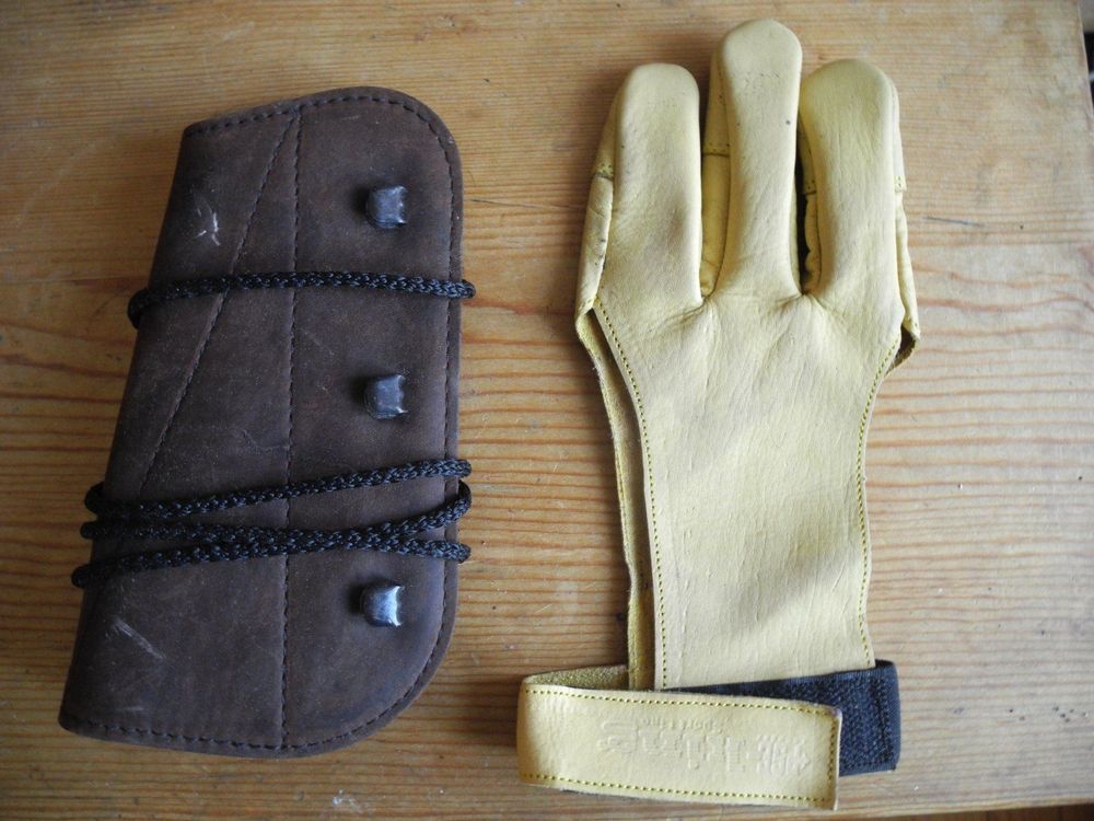 MAGARROW Bogenschießen Set - 3-Finger Handschuh & Armschutz Verstellbar - Für Kinder & Erwachsene
