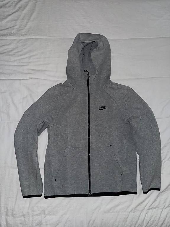 Jacken: Nike Tech Jacke – Gebraucht aus Zürich von joe_9lm9