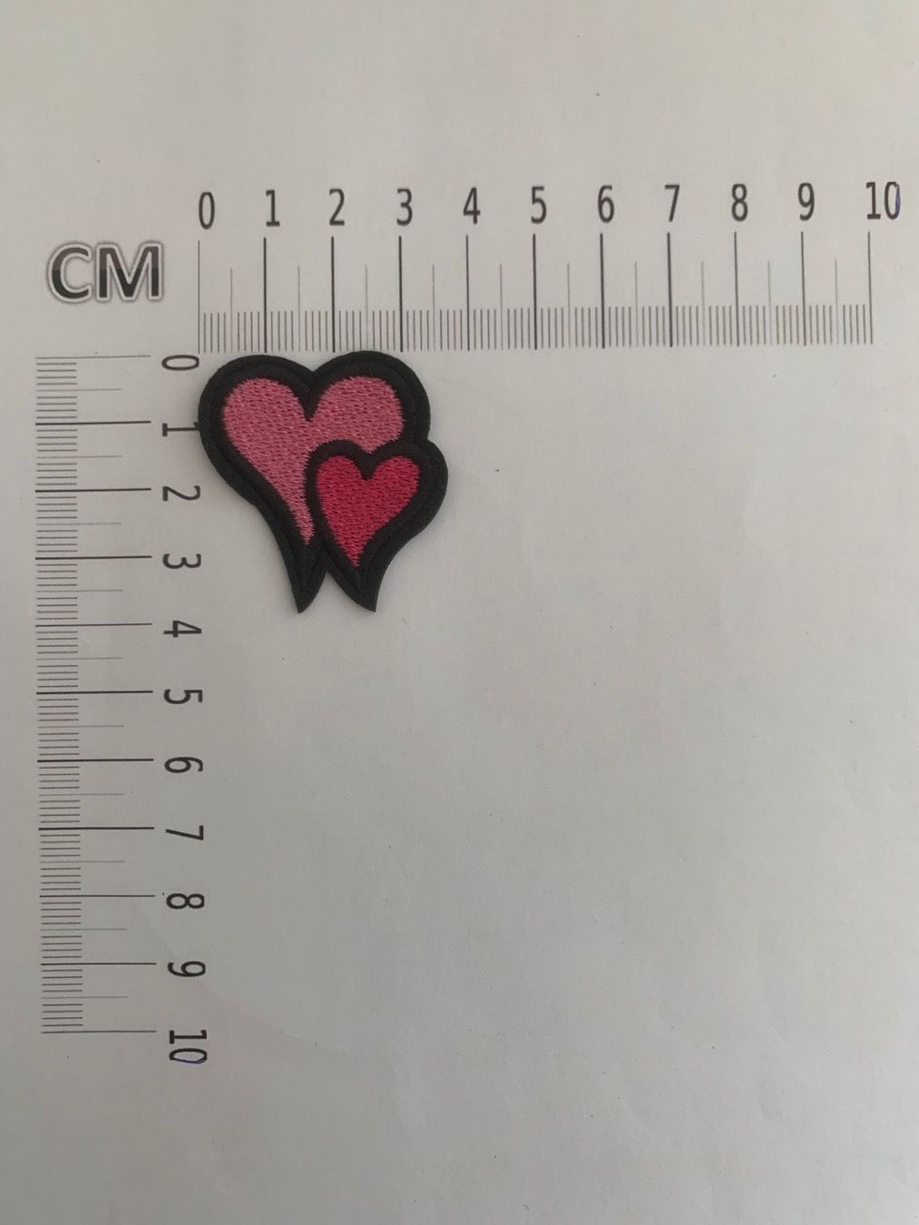 Toppe: Herz Rosa Badge, Patch, Bügelbild – Nuovo e nell'imballaggio originale da Ostermundigen venduto da Mcone 1