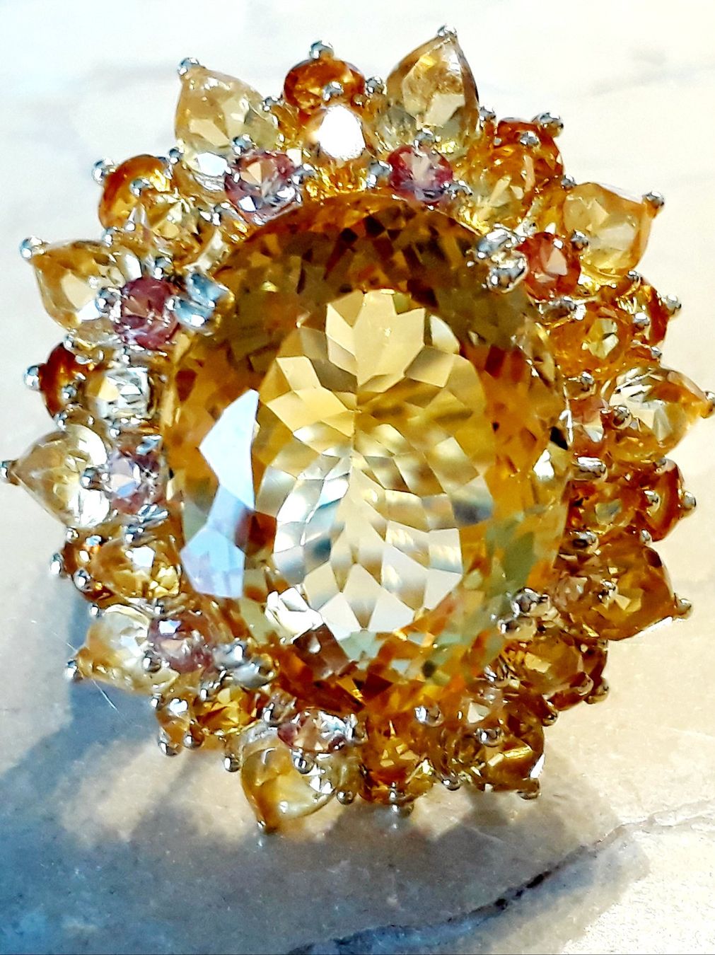Bagues: Wunderschöner Vintage Ring voller Citrine – Neuf (Voir description) à Zürich par adriben 4