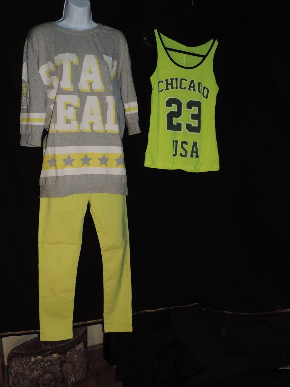 Kleiderpakete: 2 ensembles outwear jaune fluo – Gebraucht aus Genève von Axelle333