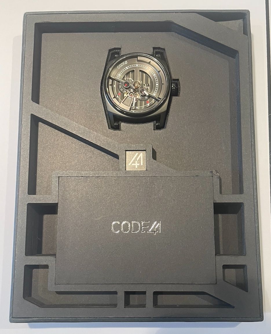 Swiss Uhren: Code 41 Anomaly-01montre mécanique, neuve, avec bracelets – Neu und originalverpackt aus Champéry von les_rcg7