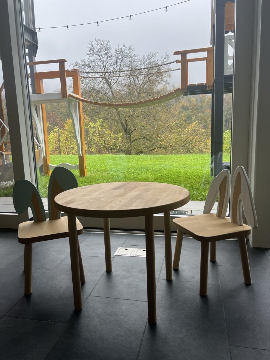 Set di tavolo e panche: Personalised Table & Chairs set for kids – Nuovo (secondo la descrizione) da Eglisau venduto da ana_x8gl 7