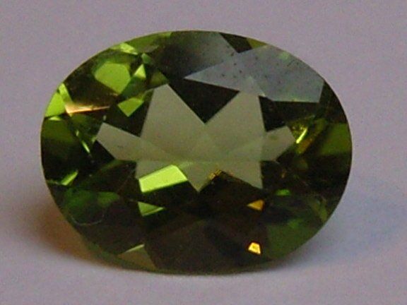 Edelsteine: Péridots AAA ovale 7 x 5 mm / 0.72 ct pièce – Neu (gemäss Beschreibung) aus La Chaux-de-Fonds von j-aime-les-gemmes