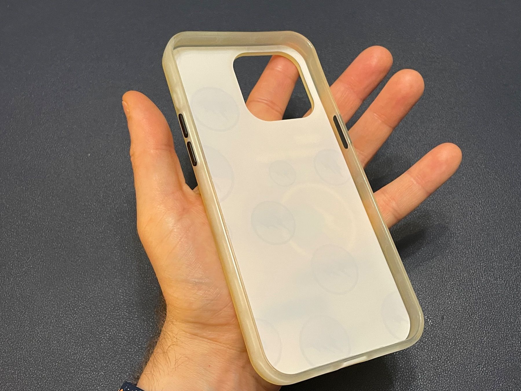 Apple Cover & Protezioni schermo: Coque Pikachu Pokémon pour iPhone 15 Pro Max – Nuovo (secondo la descrizione) da Lausanne venduto da oenix 3