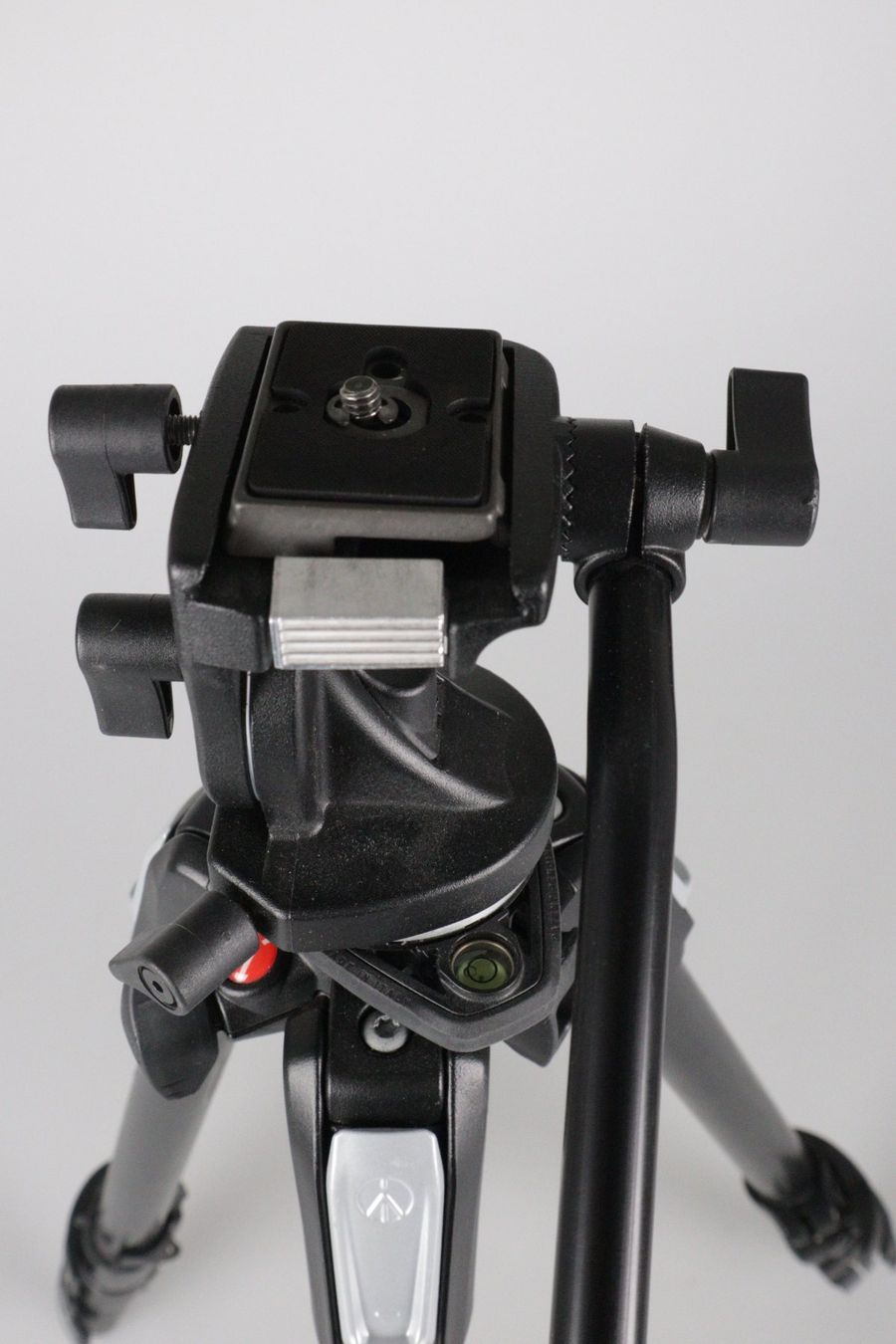 Manfrotto Treppiedi & Teste: Manfrotto 190XPRO4 CF Stativ mit Fluid Head – Usato da Volketswil venduto da brockipfannenstil 3