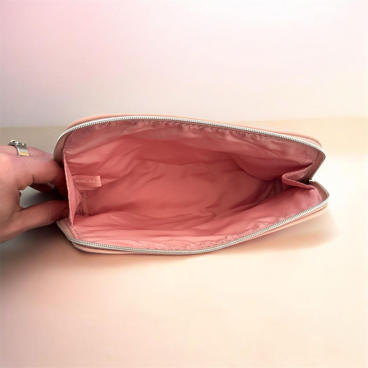 Guerlain Custodie per cosmetici: Pochette Guerlain Paris – Nuovo e nell'imballaggio originale da Châtel-St-Denis venduto da Montclair_Swiss 4