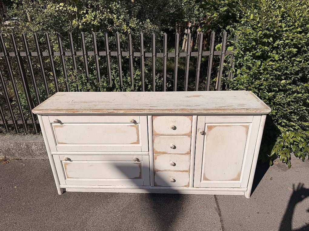 Kommoden: Massives Sideboard | Kommode im Landhausstil – Gebraucht aus Zürich von Hackiko