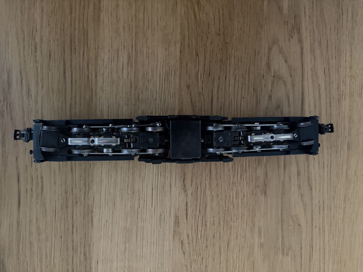 Märklin Modellini di ferrovie: Märklin SBB Krokodil E-Lok 3015 ohne Verpackung – Usato da Schaffhausen venduto da KellerJuerg 1