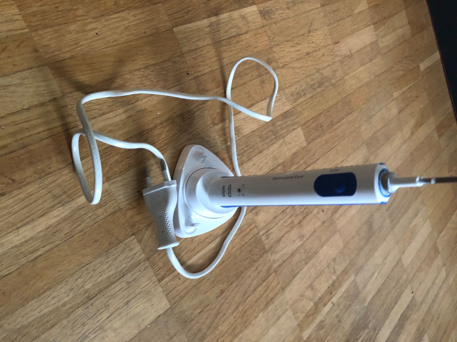 Oral B Cura dei denti: Oral B Zahnbürste – Usato da urdorf venduto da L1227