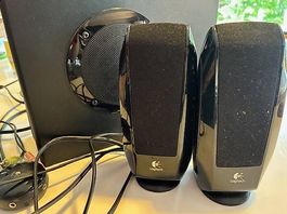Logitech Lautsprecher mit Subwoofer S-220