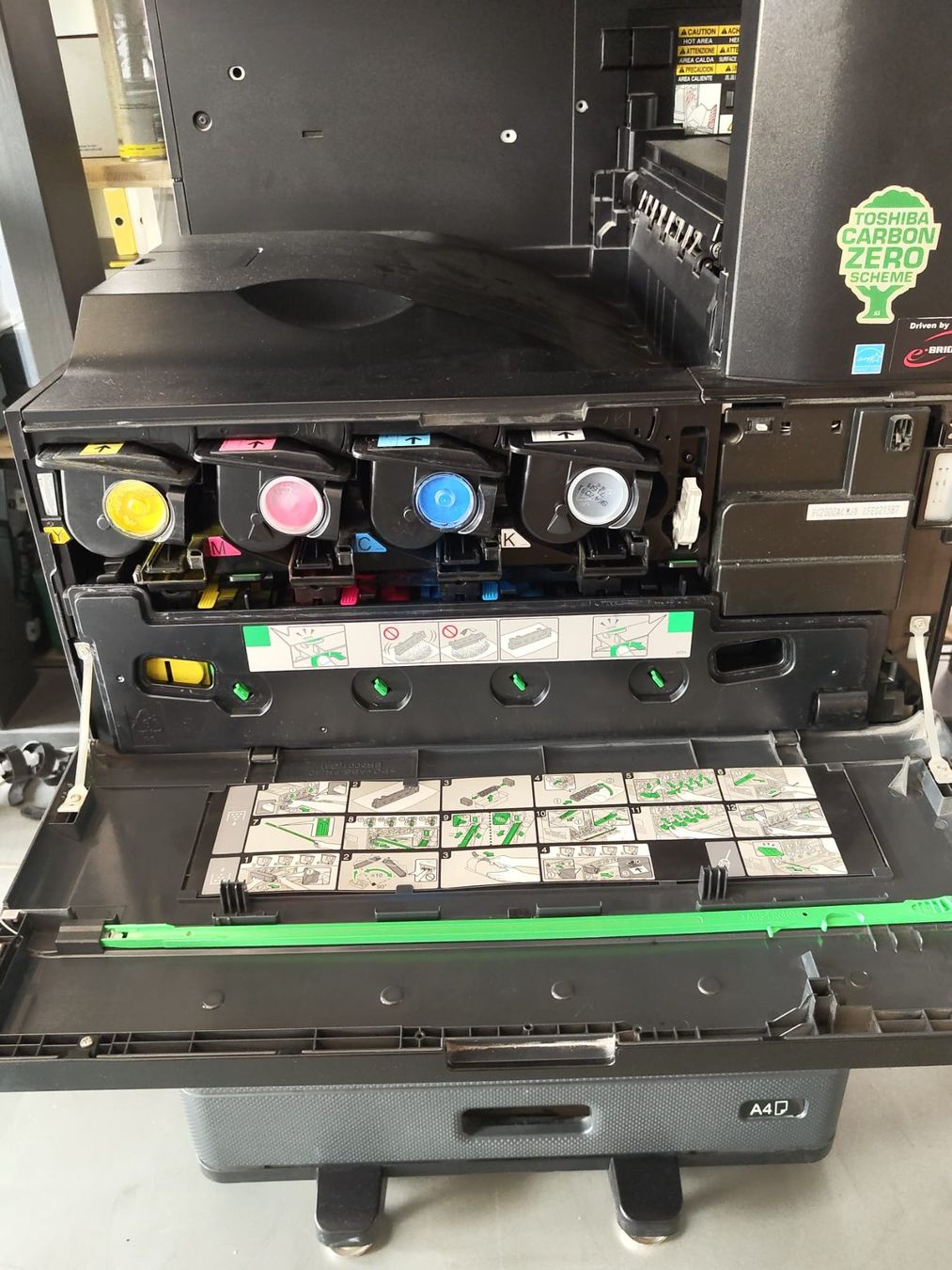 Stampanti: Toshiba e-STUDIO 2000AC Farb-Multifunktionsdrucker und Toner – Usato da Schocherswil venduto da Jampadoo 1