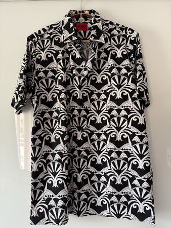 Chemise Hugo Boss noire et blanche, taille S