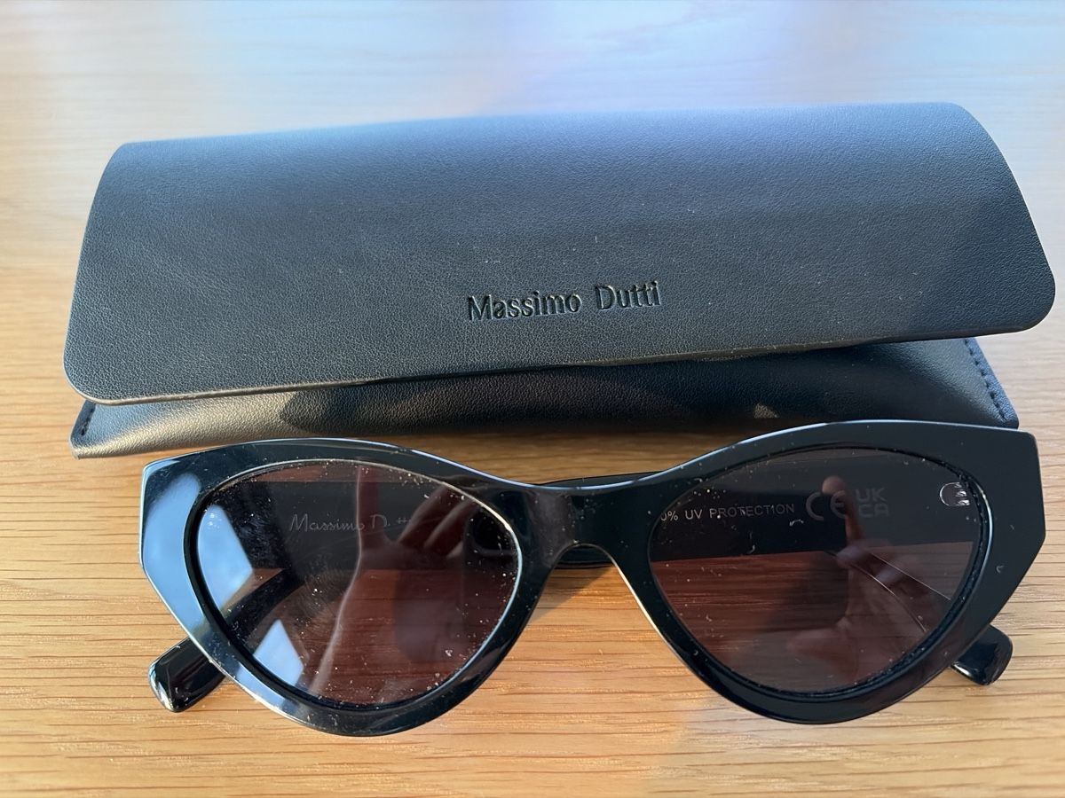 Massimo Dutti Lunettes & Verres: Sonnenbrille Massimo Dutti schwarz mit Etui  – Neuf (Voir description) à Zürich par ufe_f5q5