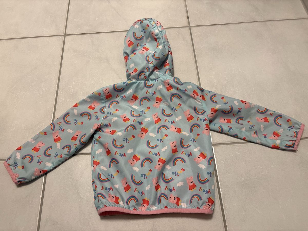Jacken & Mäntel: Kinder Regenjacke Peppa Wutz Grösse 98 – Gebraucht aus Pfäffikon ZH von Shona 1