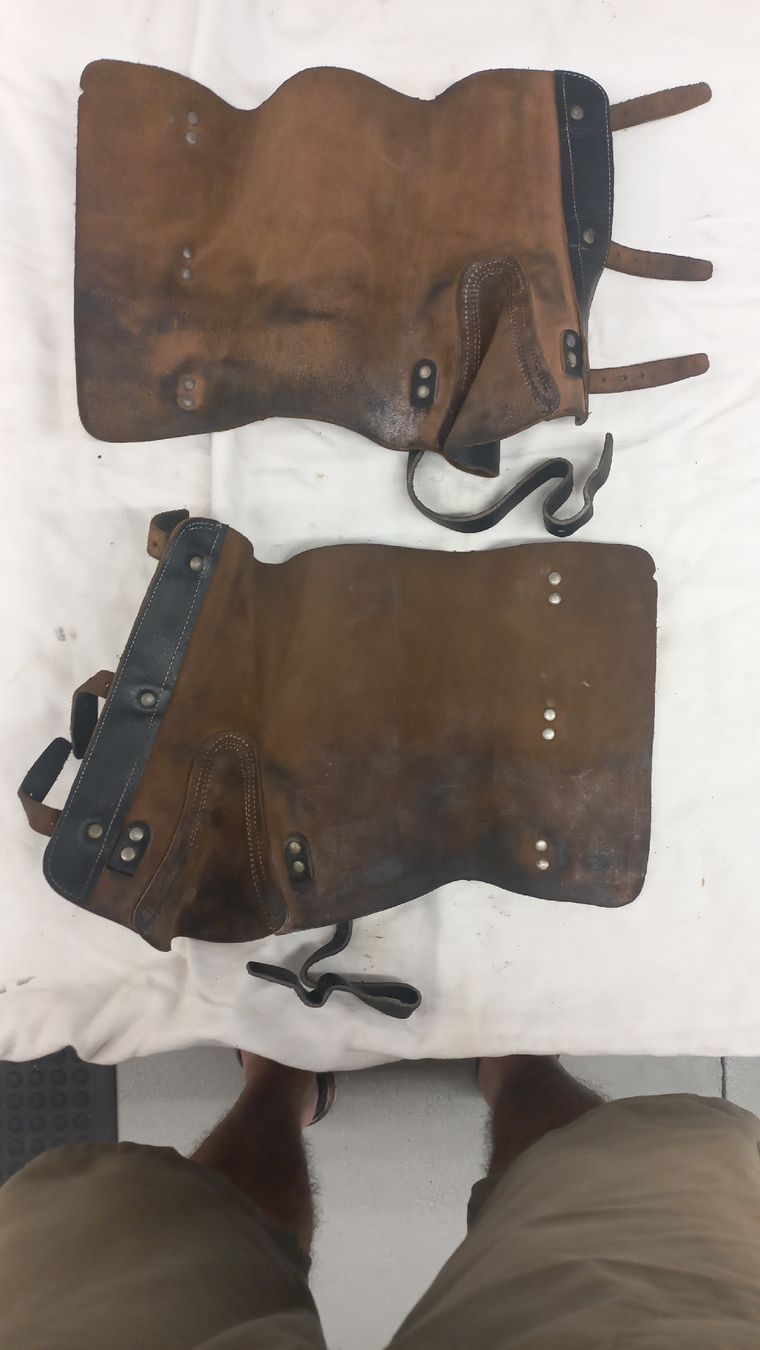 Schweizer Armee Stichwaffen: Lot von Schweizer Armee Ausrüstung . – Gebraucht aus Welschenrohr von Oldie551 6