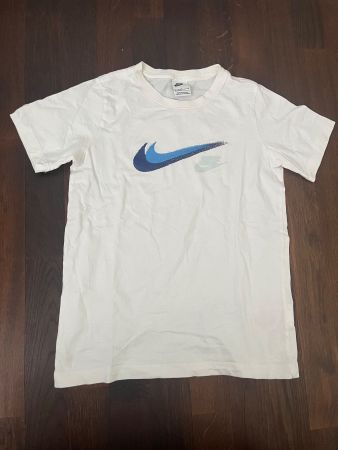 Nike T-Shirt in weiss, Grösse 147 - 158 cm