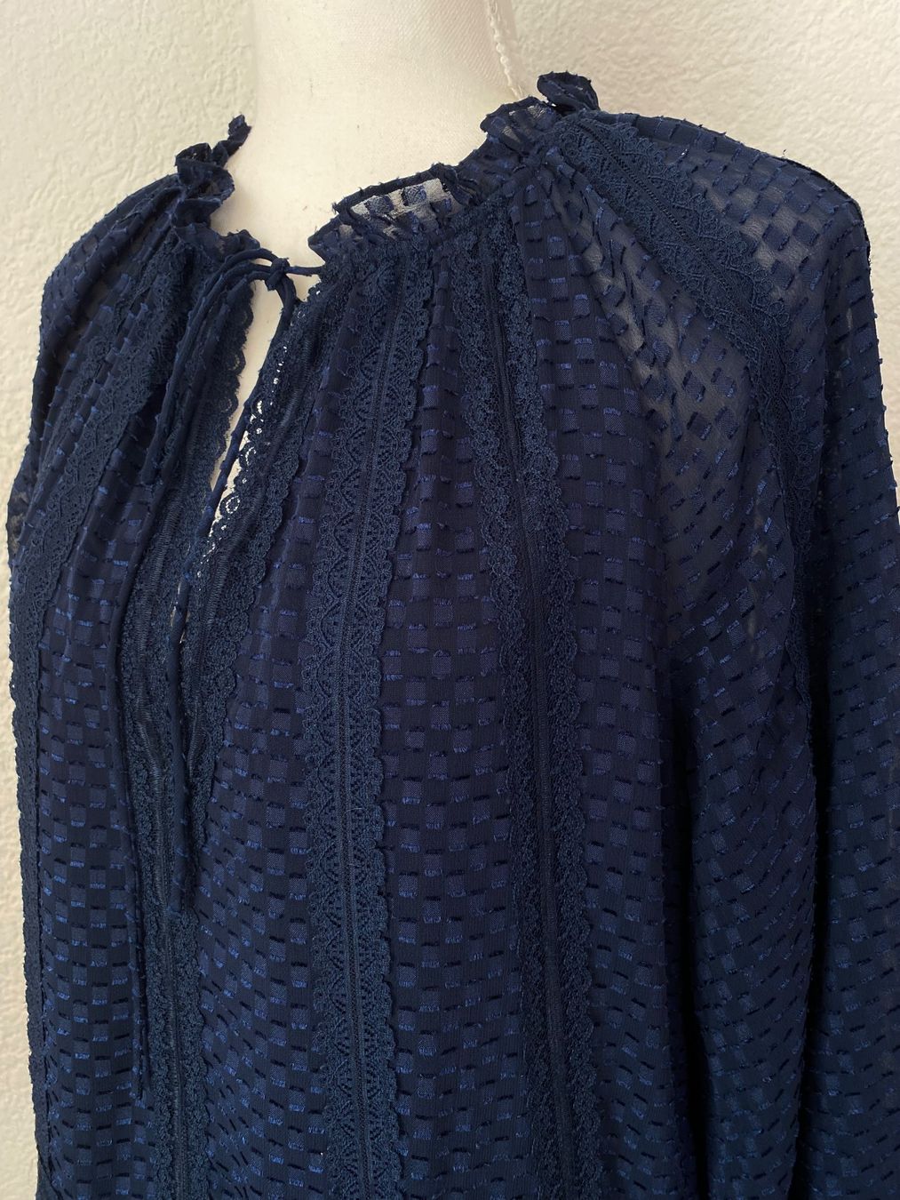 Kleider: Alice + Olivia Kleid Grösse 10 – Gebraucht aus Oberwil BL von Leni-Mischi 3