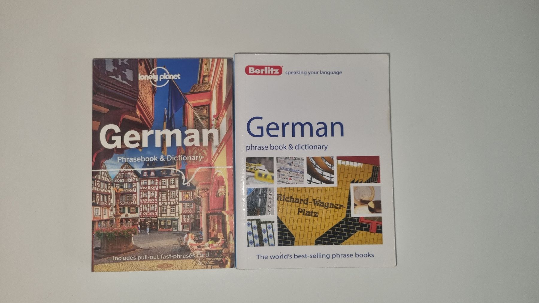 Livres: German Phrasebook & Dictionary Set Berlitz Lonely Planet – Neuf (Voir description) à Luzern par tar_nw6s