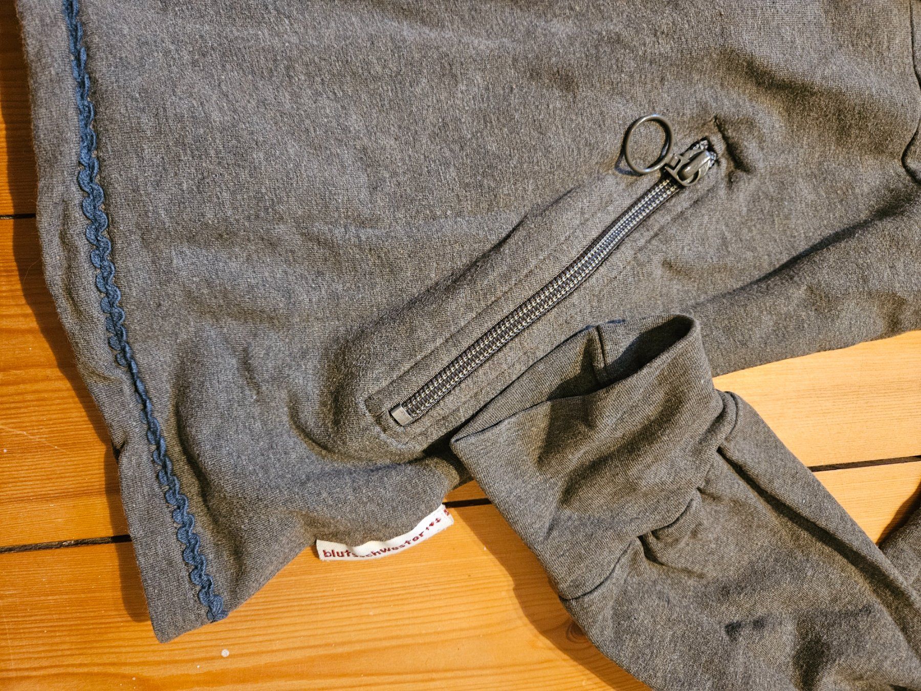 Blutsgeschwister Pullover & Sweatshirts: Schöner Blutsgeschwister Pulli, Jäggli S – Gebraucht aus Rifferswil von fle_5nqr 2
