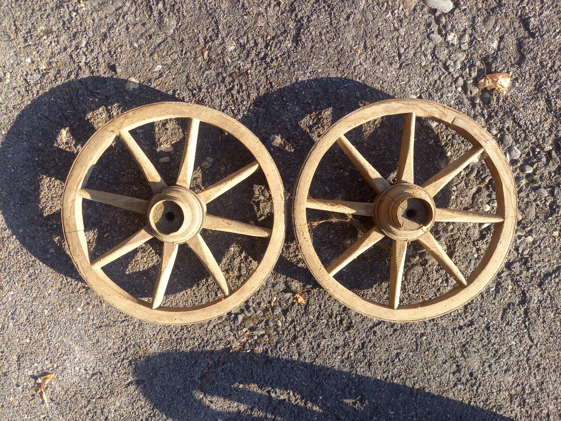 Pneus & Kompletträder: Wagenräder - Durchmesser ca. 33cm – Gebraucht aus Bilten von holzwurm73