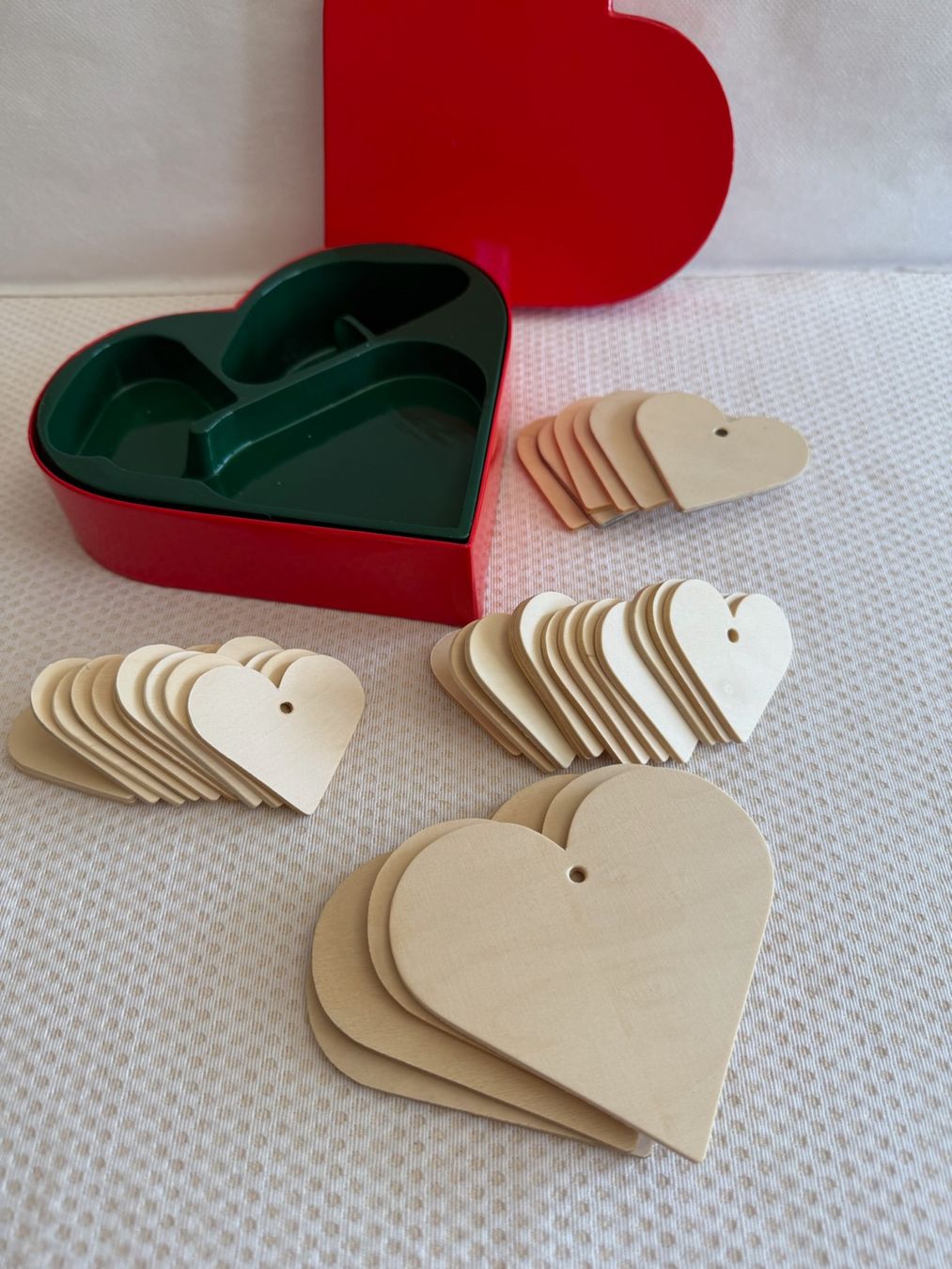 Tutte le decorazioni: Coeur en bois pour bricolage – Usato da Sion venduto da accroshoes