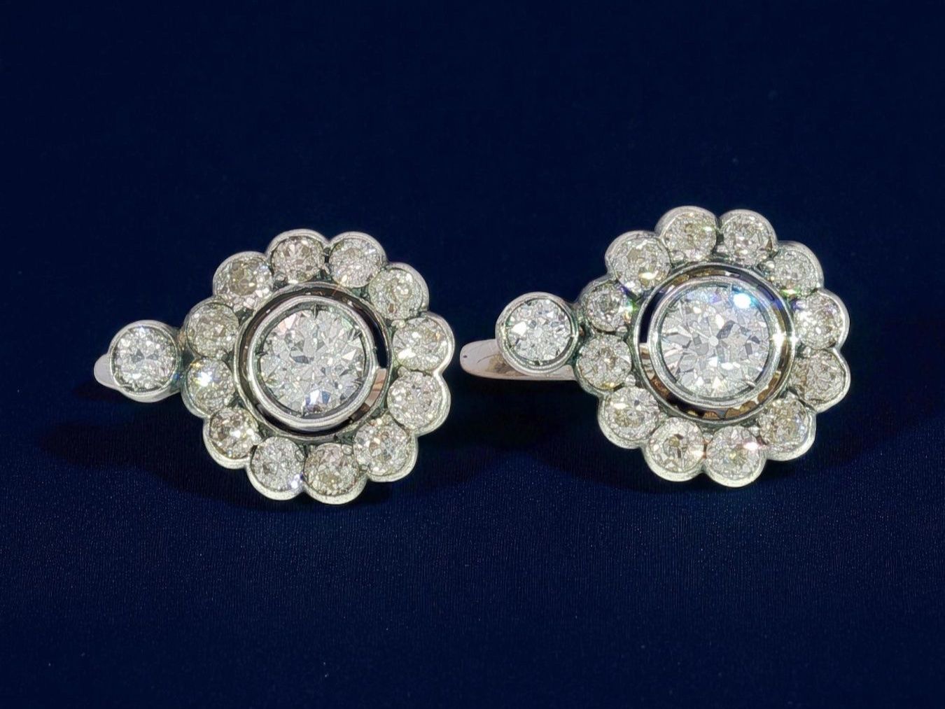Orecchini pendenti & Orecchini a lobo: Antik Viktorianische 4,8ct Diamant-Cluster-Ohrringe – Usato da Embrach venduto da estzeh1 2