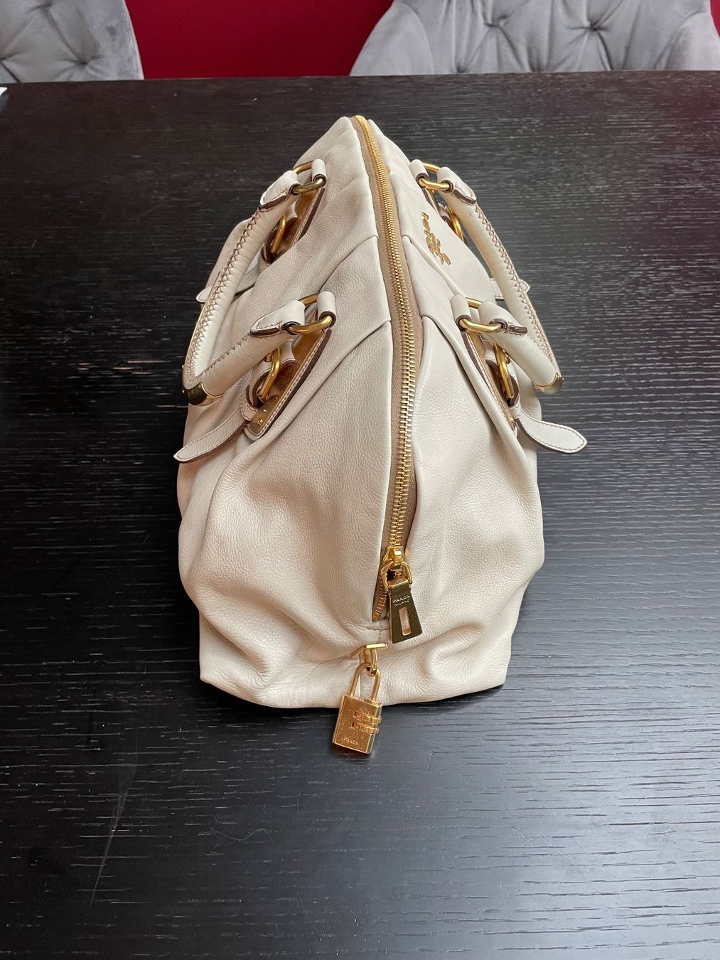 Prada Sacs femmes: Prada Handtasche – D'occasion à Zumikon par Celine_1001 2