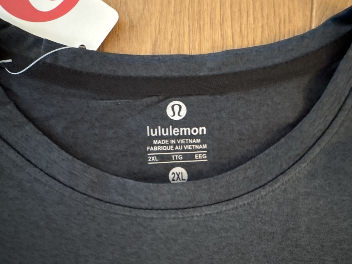 Lululemon T-shirt: Lululemon T-Shirt schwarz  – Nuovo e nell'imballaggio originale da Oftringen venduto da Monie4life 2