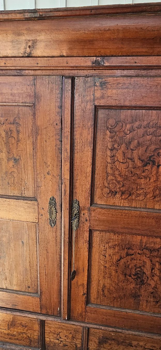 Armadi: antiker 2 türiger schrank – Usato da ZIHLSCHLACHT venduto da Raja9 6