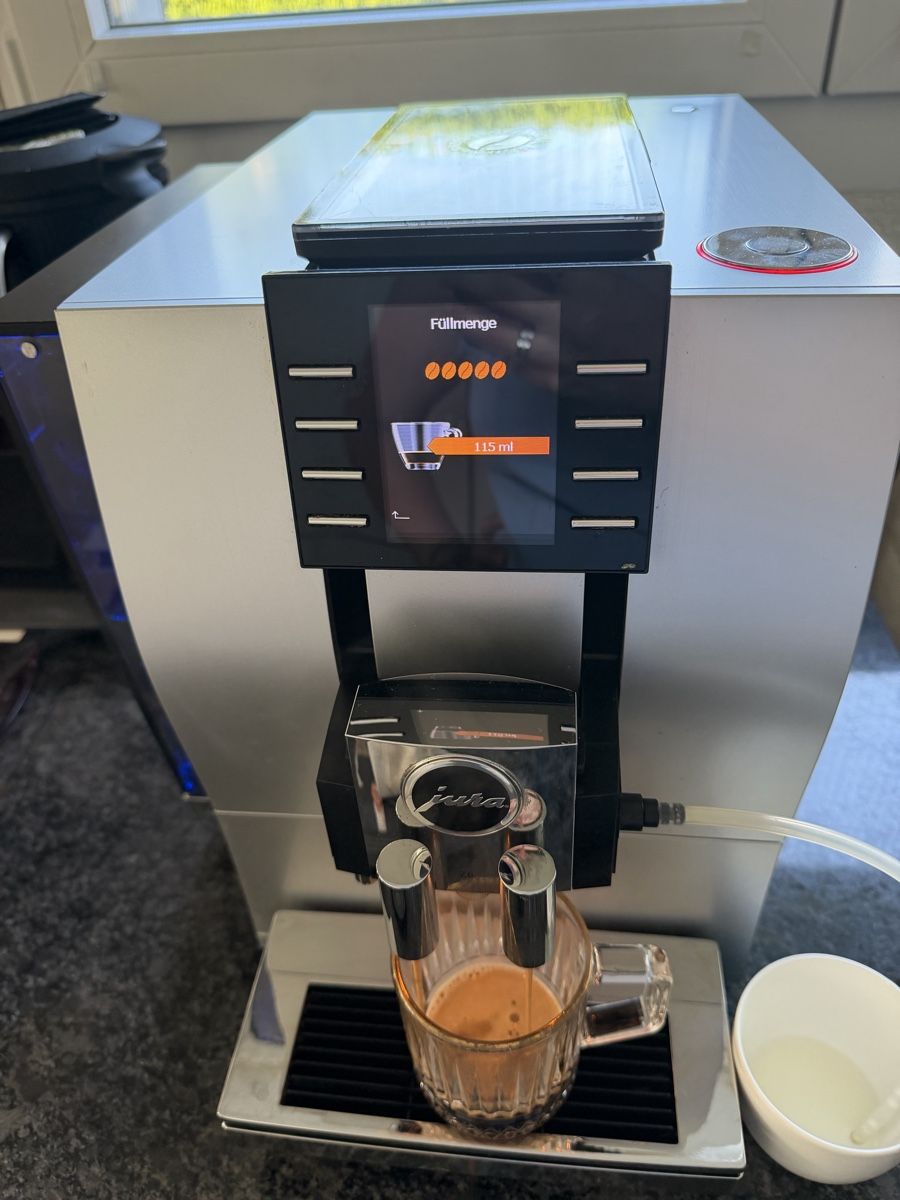 Jura Macchine per caffè & Macchine per espresso: Jura Impressa Z6 – Usato da Buttikon SZ venduto da KaffeeGenussBronja 1