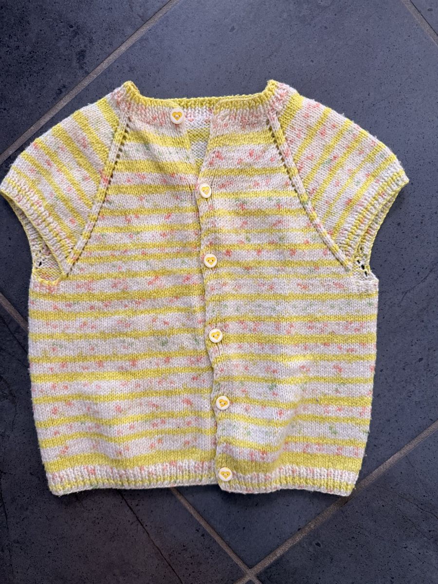 Lotti & Set di vestiti: Kinder Strickjacken Set 4 Mädchen Grösse 80-98 – Usato da Aarau venduto da xiy_p5h2 6