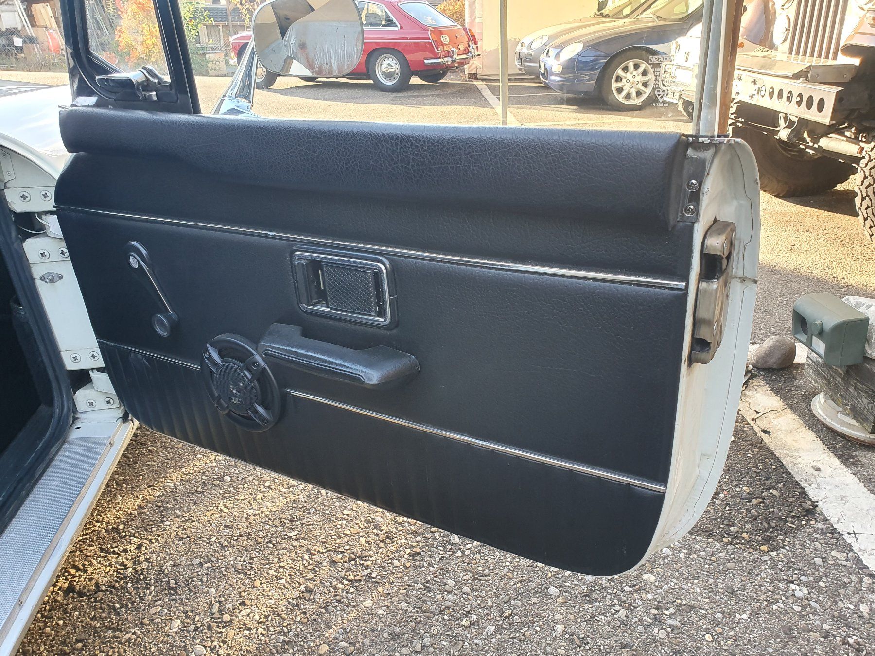 MG Automobili: MG B Roadster mit Oldtimereintrag – Usato da Schwarzenbach SG venduto da MGTC 7