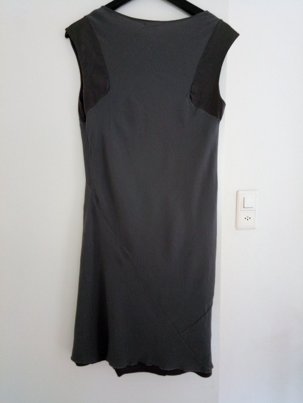 Kleider: Festliches Kleid in Taupe – Gebraucht aus Zürich von philoumena 2