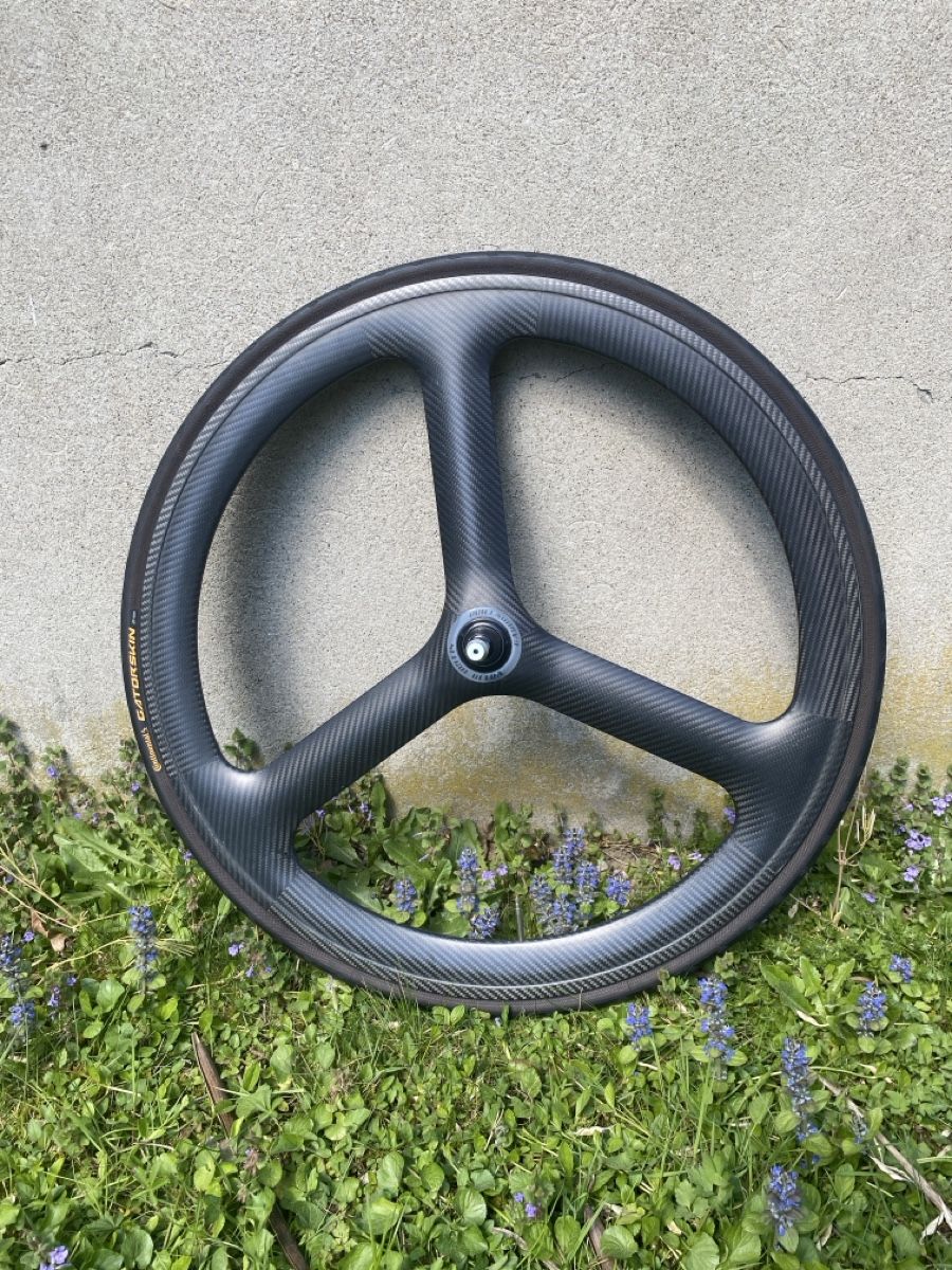 Pneus & Kompletträder: Three spoke carbon wheel clincher – Neu (gemäss Beschreibung) aus Glattbrugg von Junst 3