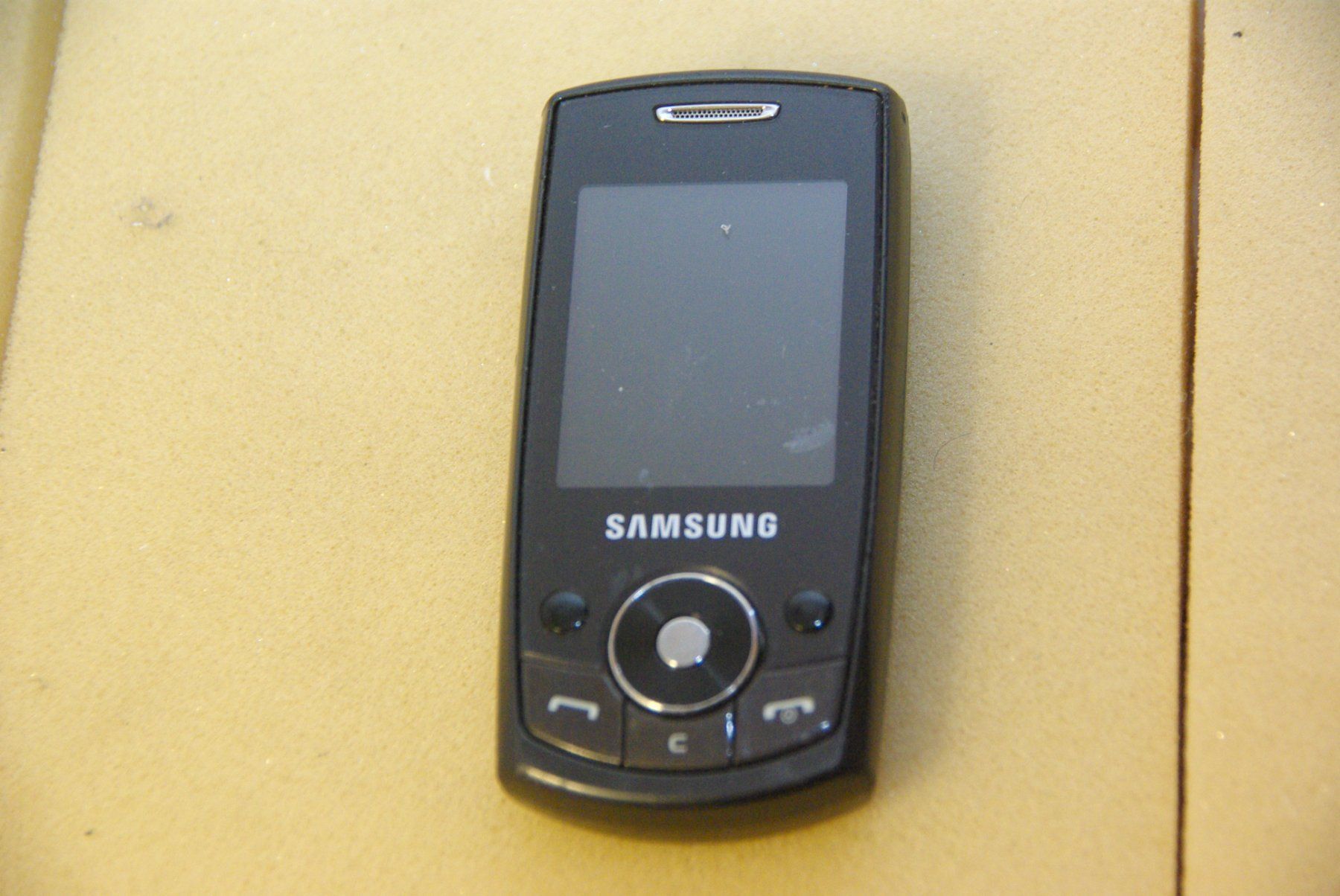 Samsung Handys / Smartphones: SAMSUNG SGH-J700 Slider-Design – Defekt aus Herisau von Cevianer1844