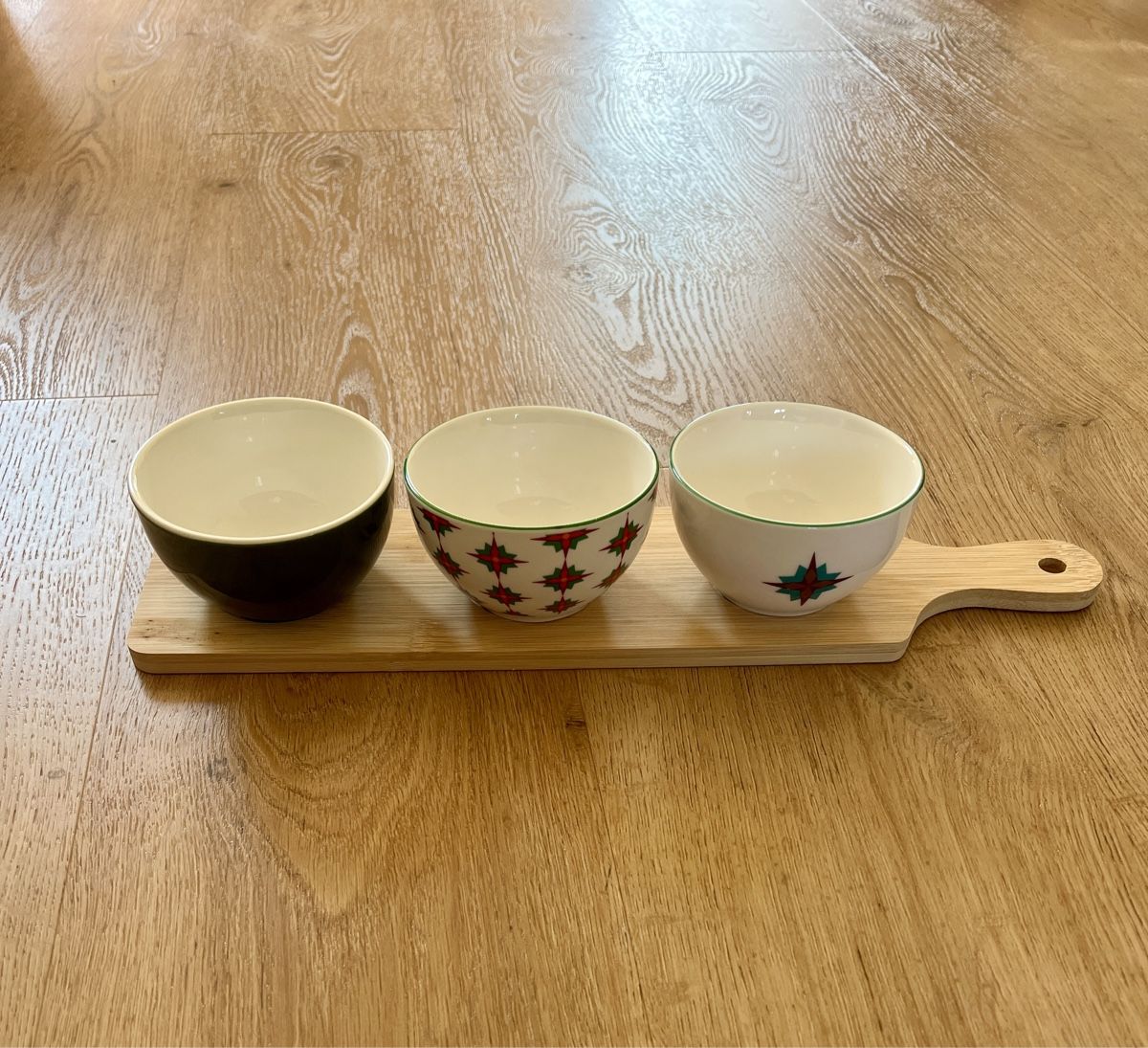Coupes: Set planche et bols apéritifs  – Neuf avec emballage d'origine à Genève par rez_c6c6