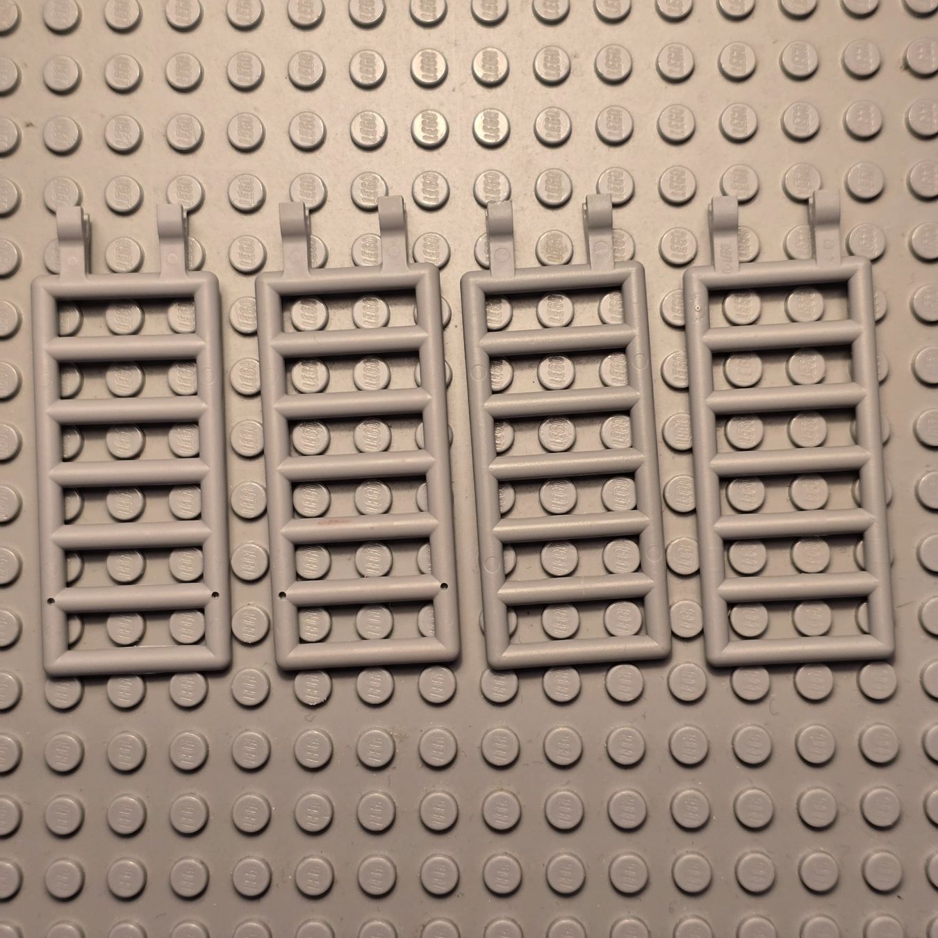 Lego Kit di costruzioni: Lego 4x Leiter 3×7( 6020) hellgrau – Usato da Basel venduto da Swi-7621