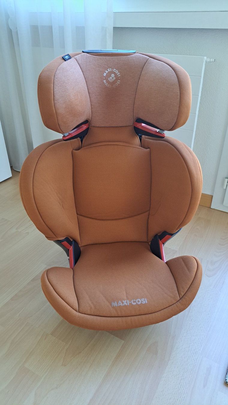 Maxi-Cosi Auto-Kindersitze: Maxi Cosi Rodifix Kinderautositz – Gebraucht aus Azmoos von MartinaK01