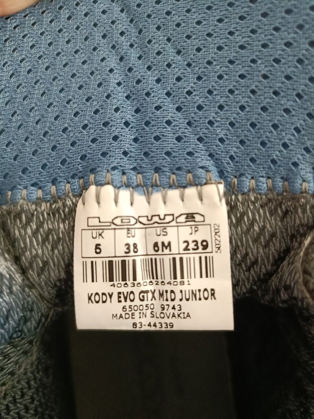 Lowa Scarpe per ragazzi: Chaussures de randonnée LOWA Junior - pointure 38 – Usato da Gland venduto da Gelerio 4