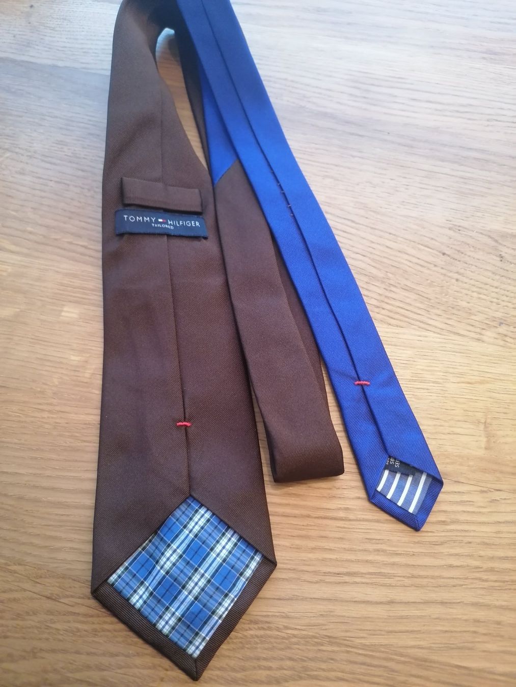 Tommy Hilfiger Cravatte: Tommy Hilfiger Krawatte 100% Seide - Nr. 164 – Usato da Basel venduto da vintagecollector 2