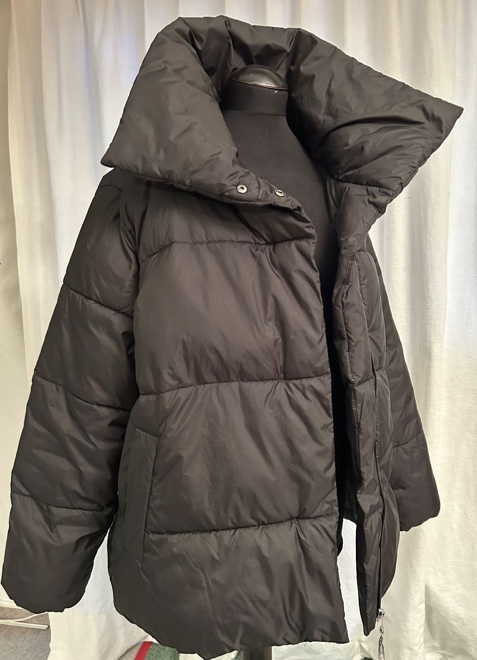 Tom Tailor Jacken: TOM TAILOR  Winterjacke, warm und stilvoll, Grösse M – Gebraucht aus Niederglatt ZH von adi_99tq