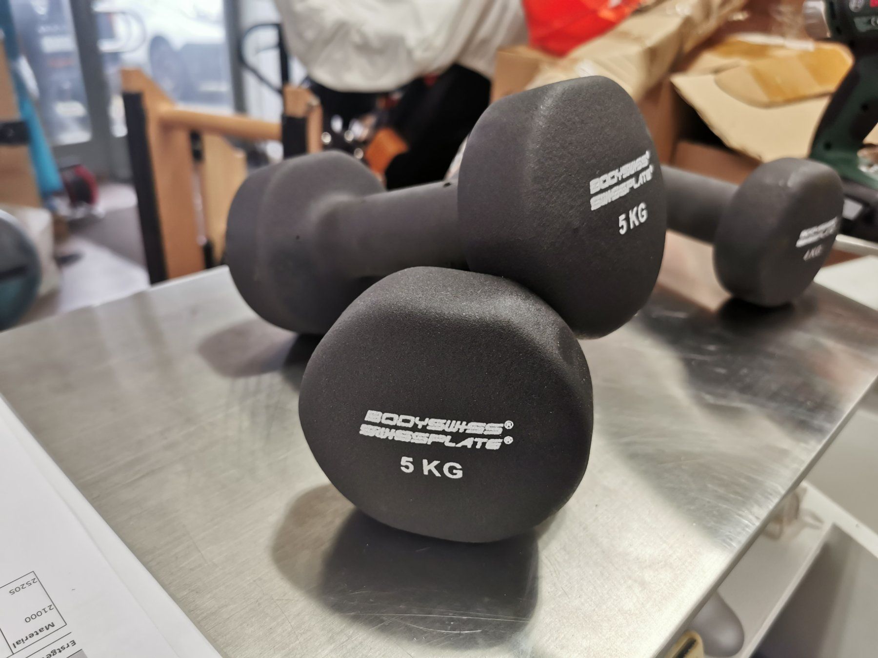 Manubri & Pesi: Hanteln gummiert oder Neopren – Nuovo e nell'imballaggio originale da Zug venduto da Beengineering 1