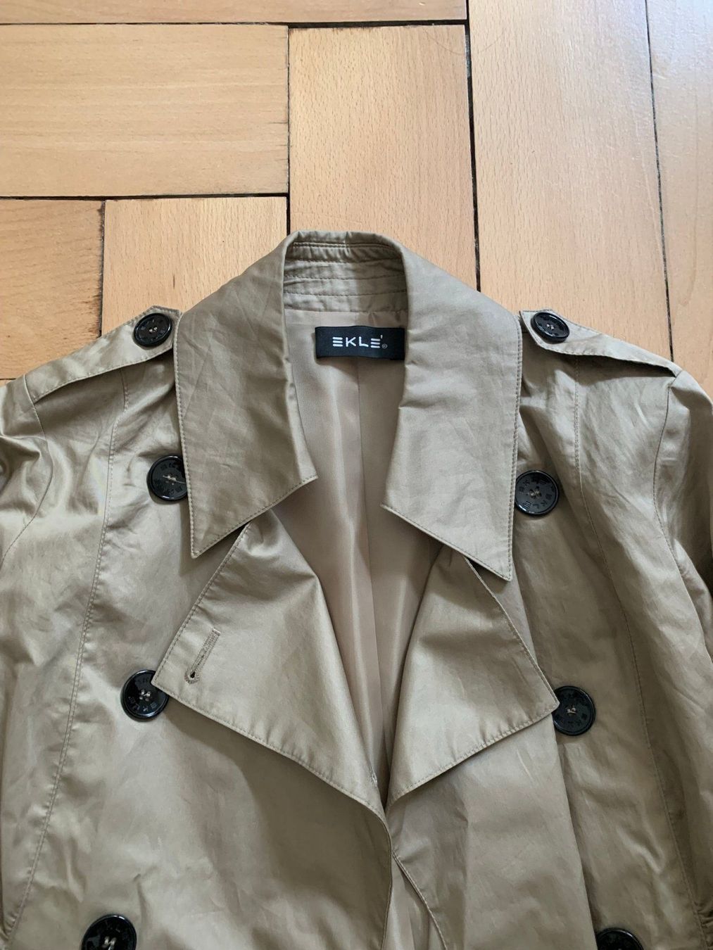 Cappotti: EKLE' - Trenchcoat beige 34 – Usato da Zürich venduto da Diazaio 4